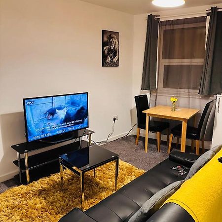 City Blessed Apartment 1 With Free Parking North Shields Bagian luar foto