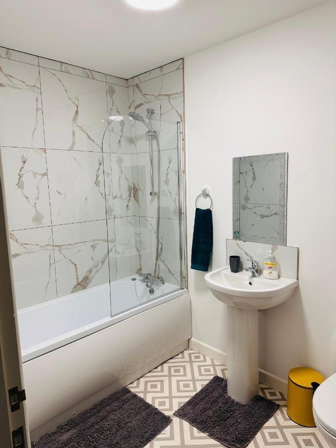 City Blessed Apartment 1 With Free Parking North Shields Bagian luar foto